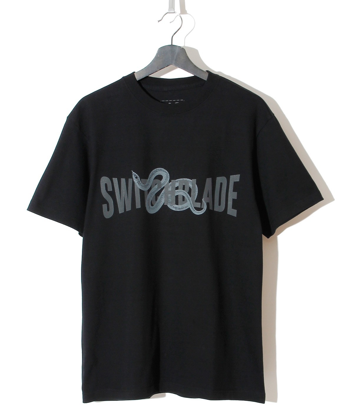 SNAKES AND CURVED LETTERS TEE [BLACK x BLACK]